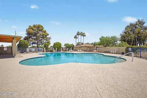 Exterior - 2310 E Betty Elyse Ln, Phoenix, AZ 85022 photo 4 of 4
