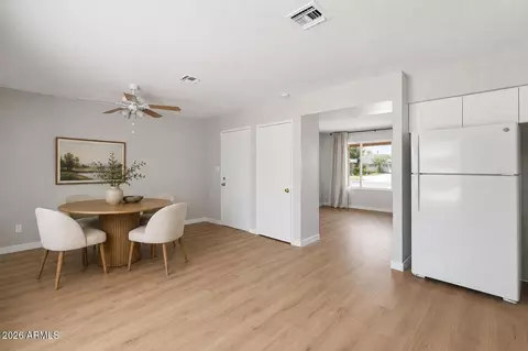 Dining - 2519 E Anderson Dr, Phoenix, AZ 85032 photo 1 of 1