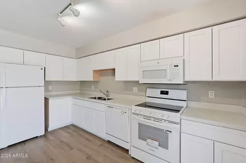 Kitchen - 2519 E Anderson Dr, Phoenix, AZ 85032 photo 2 of 2