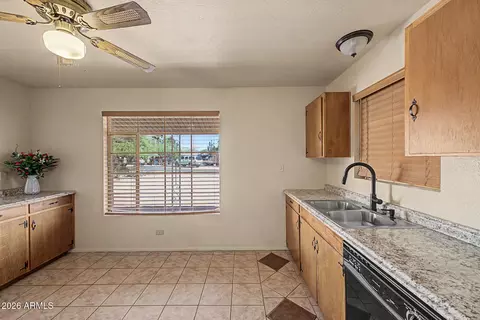 Kitchen - 924 E Granada Ave, Apache Junction, AZ 85119 photo 3 of 4