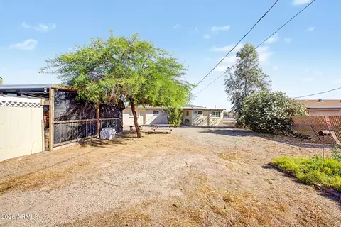 Exterior - 924 E Granada Ave, Apache Junction, AZ 85119 photo 4 of 5