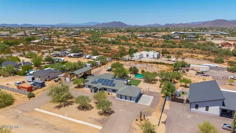 View/Area - 1240 E Paint Your Wagon Trl, Phoenix, AZ 85085 photo 2 of 3