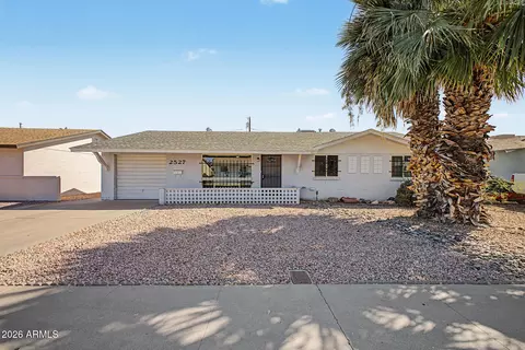 2527 W Larkspur Dr, Phoenix, AZ 85029