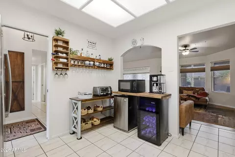 Kitchen - 8221 E Meseto Ave, Mesa, AZ 85209 photo 3 of 4