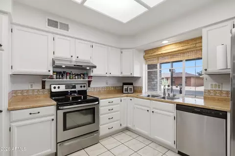 Kitchen - 8221 E Meseto Ave, Mesa, AZ 85209 photo 1 of 4