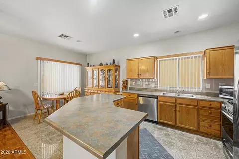 Kitchen - 2859 E Cathy Dr, Gilbert, AZ 85296 photo 2 of 5