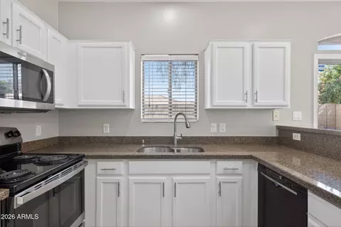 Kitchen - 2150 E Bell Rd #1136, Phoenix, AZ 85022 photo 1 of 3