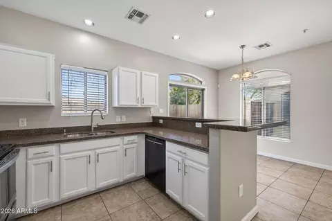 Kitchen - 2150 E Bell Rd #1136, Phoenix, AZ 85022 photo 2 of 3