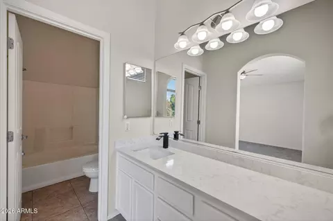 Bath - 2150 E Bell Rd #1136, Phoenix, AZ 85022 photo 1 of 4