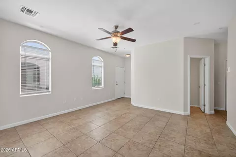 Living - 2150 E Bell Rd #1136, Phoenix, AZ 85022 photo 3 of 4