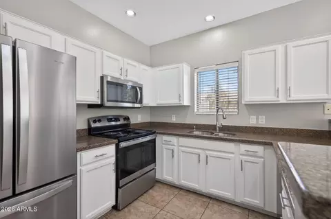 Kitchen - 2150 E Bell Rd #1136, Phoenix, AZ 85022 photo 3 of 3