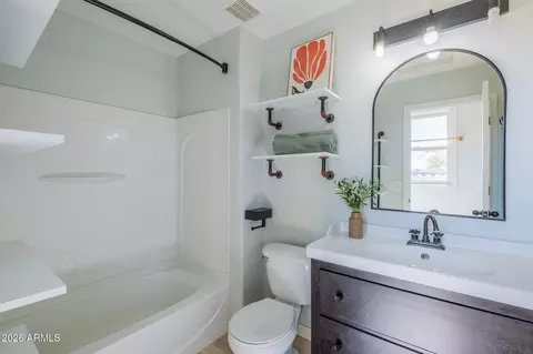 Bath - 1339 S Owl Dr, Gilbert, AZ 85296 photo 1 of 2