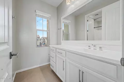 Bath - 1941 S Wallrade Ln, Gilbert, AZ 85295 photo 4 of 5
