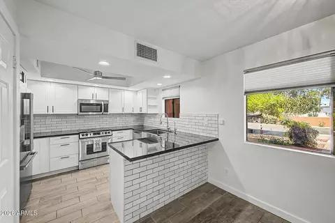 12222 N Paradise Village Pkwy S #107, Phoenix, AZ 85032