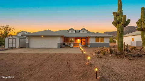 Exterior - 5770 E 22nd Ave, Apache Junction, AZ 85119 photo 2 of 15