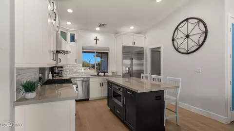 Kitchen - 5770 E 22nd Ave, Apache Junction, AZ 85119 photo 1 of 10