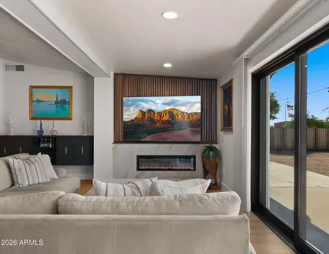 Living - 5770 E 22nd Ave, Apache Junction, AZ 85119 photo 4 of 5