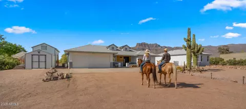 Exterior - 5770 E 22nd Ave, Apache Junction, AZ 85119 photo 5 of 15