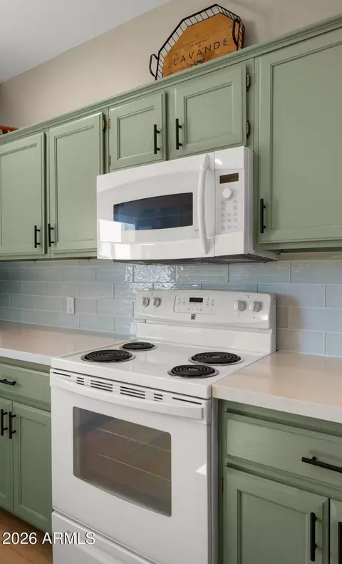 Kitchen - 5770 E 22nd Ave, Apache Junction, AZ 85119 photo 10 of 10