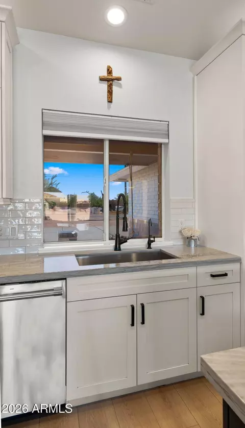 Kitchen - 5770 E 22nd Ave, Apache Junction, AZ 85119 photo 6 of 10