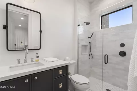 Bath - 3182 S Penrose Ct, Gilbert, AZ 85295 photo 8 of 11