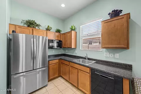 Kitchen - 1131 E Bajor St, Gilbert, AZ 85298 photo 4 of 4