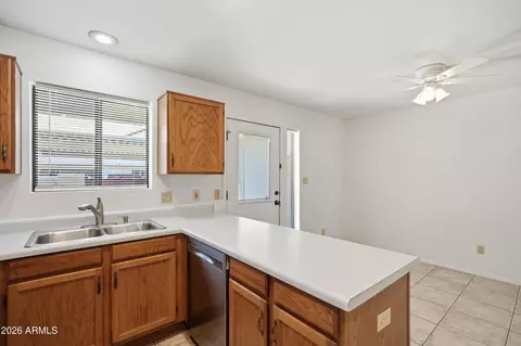 Kitchen - 6262 E Brown Rd #17, Mesa, AZ 85205 photo 4 of 5