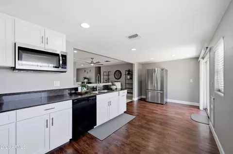 Kitchen - 845 E Grandview St, Mesa, AZ 85203 photo 3 of 3