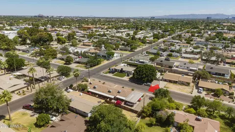View/Area - 940 E Rose Ln, Phoenix, AZ 85014 photo 5 of 5
