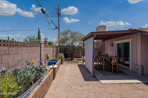 Exterior - 940 E Rose Ln, Phoenix, AZ 85014 photo 6 of 14