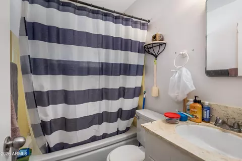 Bath - 940 E Rose Ln, Phoenix, AZ 85014 photo 2 of 2