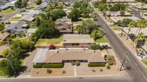 View/Area - 940 E Rose Ln, Phoenix, AZ 85014 photo 1 of 5