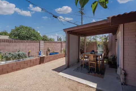 Exterior - 940 E Rose Ln, Phoenix, AZ 85014 photo 4 of 14