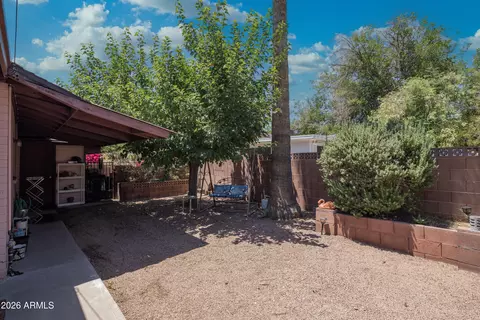 Exterior - 940 E Rose Ln, Phoenix, AZ 85014 photo 7 of 14
