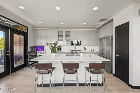 Kitchen - 914 E Osborn Rd #415, Phoenix, AZ 85014 photo 2 of 4