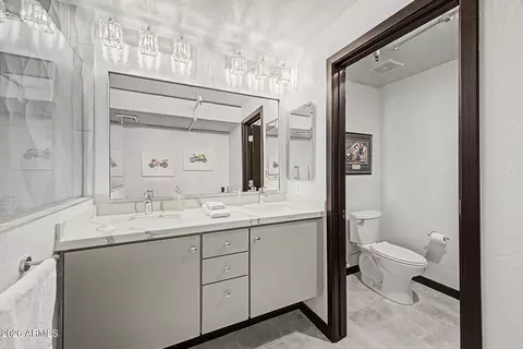 Bath - 914 E Osborn Rd #415, Phoenix, AZ 85014 photo 1 of 4