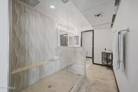 Bath - 914 E Osborn Rd #415, Phoenix, AZ 85014 photo 2 of 4