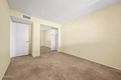 Bedroom - 5212 E Tamblo Dr, Phoenix, AZ 85044 photo 5 of 5