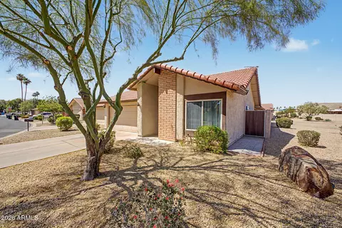 5212 E Tamblo Dr, Phoenix, AZ 85044
