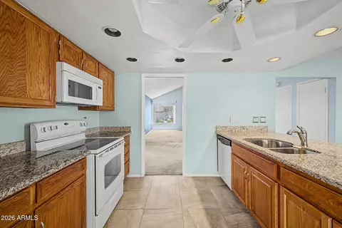Kitchen - 5212 E Tamblo Dr, Phoenix, AZ 85044 photo 6 of 6