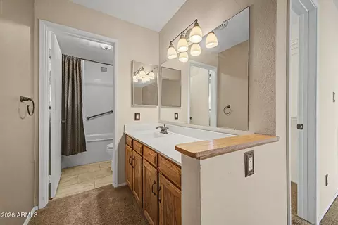 Bath - 5212 E Tamblo Dr, Phoenix, AZ 85044 photo 1 of 3