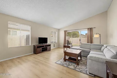 Living - 3109 E Siesta Ln, Phoenix, AZ 85050 photo 1 of 1