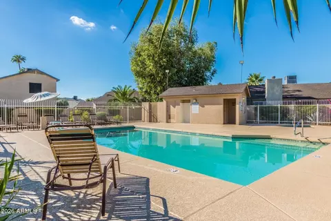 Exterior - 3109 E Siesta Ln, Phoenix, AZ 85050 photo 6 of 8