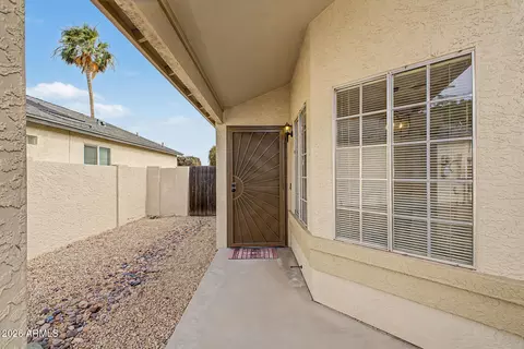 Exterior - 3109 E Siesta Ln, Phoenix, AZ 85050 photo 2 of 8
