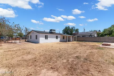 Exterior - 2133 W Colter St, Phoenix, AZ 85015 photo 4 of 7