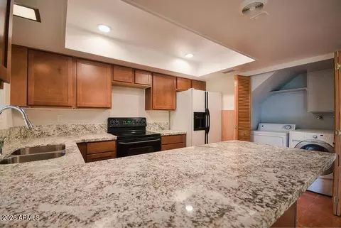 Kitchen - 4550 N 15th Ave, Phoenix, AZ 85015 photo 1 of 2