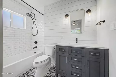 Bath - 1620 E Rancho Dr, Phoenix, AZ 85016 photo 1 of 2