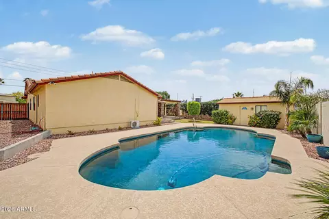 Exterior - 802 E Roberts Rd, Phoenix, AZ 85022 photo 3 of 5