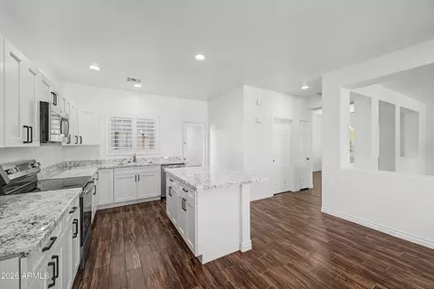 Entry Way - 9442 W Berkeley Rd, Phoenix, AZ 85037 photo 2 of 2