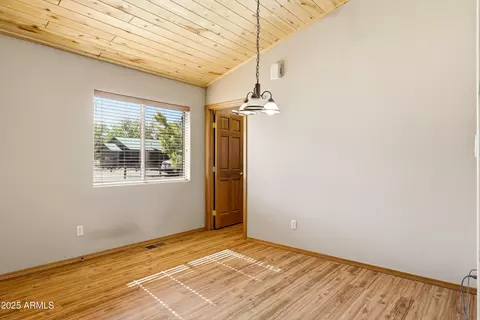 Dining - 2348 S Buffalo Loop, Overgaard, AZ 85933 photo 1 of 1